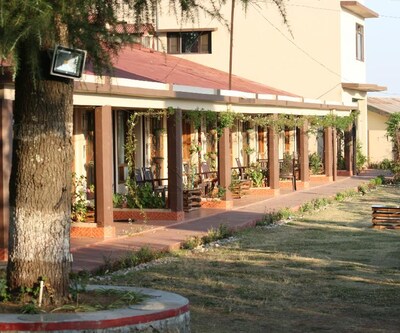 Xomotel- Ranikhet Heights